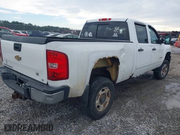 ✅ 2011 Chevrolet Silverado 2500HD LT • VIN: 1GC1KXCG8BF254085 • Lot: 43839720. Listed on IAAI with 252,712 mi. Free auction sales archive from the USA and detailed vehicle history report at DreamBid. Image 4.