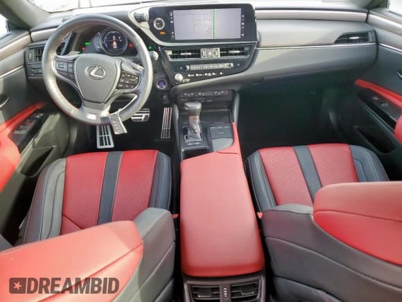 ✅ 2022 Lexus ES 300h F Sport • VIN: 58AGA1C19NU015929 • Lot: 56963705. Wystawiony na Copart z przebiegiem 50 011 mil. Bezpłatny archiwum sprzedaży aukcyjnych z USA i szczegółowy raport historii pojazdu na DreamBid. Zdjęcie 8.