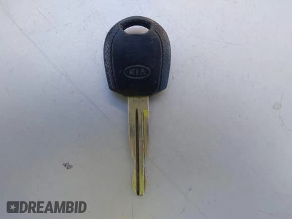 ✅ 2004 Kia Spectra LX • VIN: KNAFE122145041484 • Лот: 42268777. Опубликован ранее на IAAI с пробегом 102 020 миль. Бесплатный доступ к архиву аукционных продаж из США и подробный отчёт об истории автомобиля на DreamBid. Изображение 11.