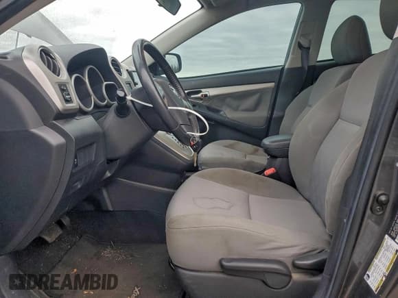 ✅ 2010 Toyota Matrix S • VIN: 2T1LE4EE0AC013543 • Лот: 95496715. Опубликован ранее на Copart с пробегом 100 416 миль. Бесплатный доступ к архиву аукционных продаж из США и подробный отчёт об истории автомобиля на DreamBid. Изображение 7.