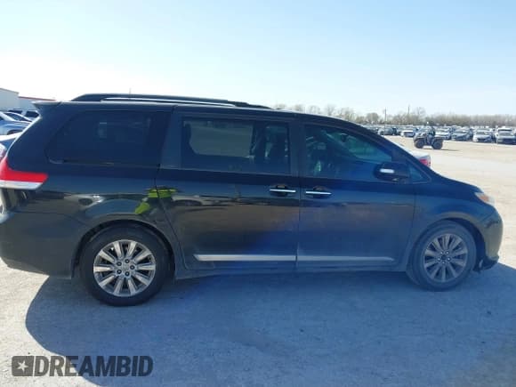 ✅ 2013 Toyota Sienna XLE • VIN: 5TDDK3DC8DS051928 • Лот: 41857402. Опубликован ранее на IAAI с пробегом 175 839 миль. Бесплатный доступ к архиву аукционных продаж из США и подробный отчёт об истории автомобиля на DreamBid. Изображение 13.