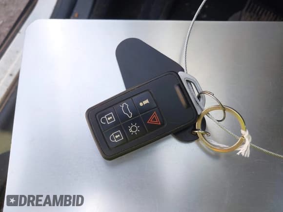 ✅ 2013 Volvo XC60 T6 • VIN: YV4902DZ4D2440564 • Lot: 39893350. Listed on IAAI with 171,624 mi. Free auction sales archive from the USA and detailed vehicle history report at DreamBid. Image 11.