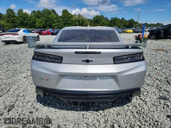 ✅ 2018 Chevrolet Camaro ZL1 • VIN: 1G1FJ1R67J0175599 • Lot: 68687095. Wystawiony na Copart z przebiegiem Nie podano. Bezpłatny archiwum sprzedaży aukcyjnych z USA i szczegółowy raport historii pojazdu na DreamBid. Zdjęcie 6.