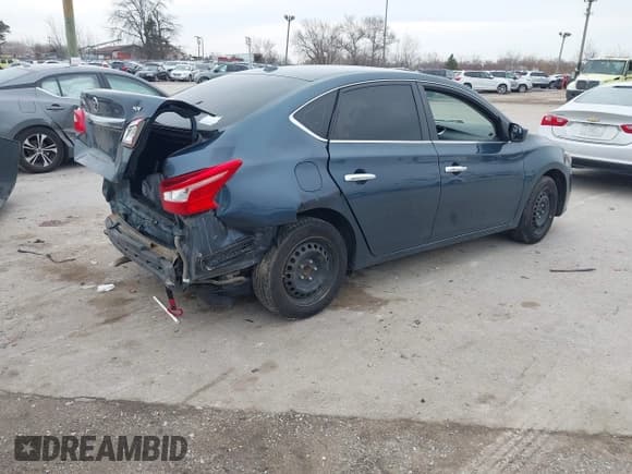 ✅ 2017 Nissan Sentra SL • VIN: 3N1AB7AP4HY305816 • Lot: 41956523. Wystawiony na IAAI z przebiegiem 131 374 mil. Bezpłatny archiwum sprzedaży aukcyjnych z USA i szczegółowy raport historii pojazdu na DreamBid. Zdjęcie 4.