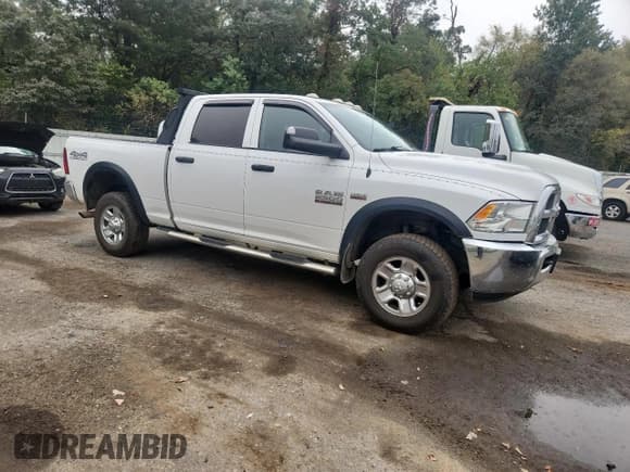 ✅ 2018 Ram 2500 Tradesman • VIN: 3C6UR5CJ4JG289817 • Lot: 90328825. Listed on Copart with 234,761 mi. Free auction sales archive from the USA and detailed vehicle history report at DreamBid. Image 4.