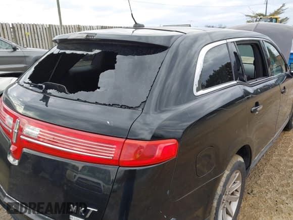 ✅ 2013 Lincoln MKT • VIN: 2LMHJ5NK7DBL50544 • Lot: 41479581. Listed on IAAI with 344,311 mi. Free auction sales archive from the USA and detailed vehicle history report at DreamBid. Image 6.