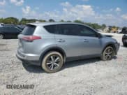 ✅ 2018 Toyota RAV4 XLE • VIN: JTMWFREV4JD125823 • Lot: 80745845. Wystawiony na Copart z przebiegiem 117 709 mil. Bezpłatny archiwum sprzedaży aukcyjnych z USA i szczegółowy raport historii pojazdu na DreamBid. Zdjęcie 3.