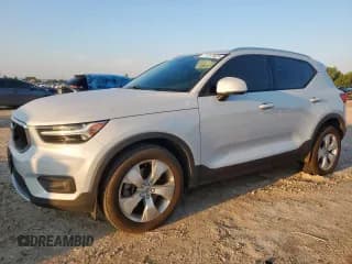 ✅ 2021 Volvo XC40 Momentum • VIN: YV4162UK3M2597842 • Lot: 71217425. Wystawiony na Copart z przebiegiem 123 869 mil. Bezpłatny archiwum sprzedaży aukcyjnych z USA i szczegółowy raport historii pojazdu na DreamBid. Zdjęcie 1.