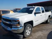 ✅ 2018 Chevrolet Silverado 1500 LT • VIN: 1GCRCREC1JZ131313 • Lot: 43358252. Wystawiony na IAAI z przebiegiem 143 554 mil. Bezpłatny archiwum sprzedaży aukcyjnych z USA i szczegółowy raport historii pojazdu na DreamBid. Zdjęcie 18.