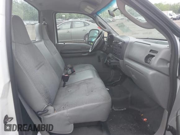 ✅ 2005 Ford F-250 XL • VIN: 1FTNF215X5EA96417 • Lot: 42220199. Listed on IAAI with 85,778 mi. Free auction sales archive from the USA and detailed vehicle history report at DreamBid. Image 5.