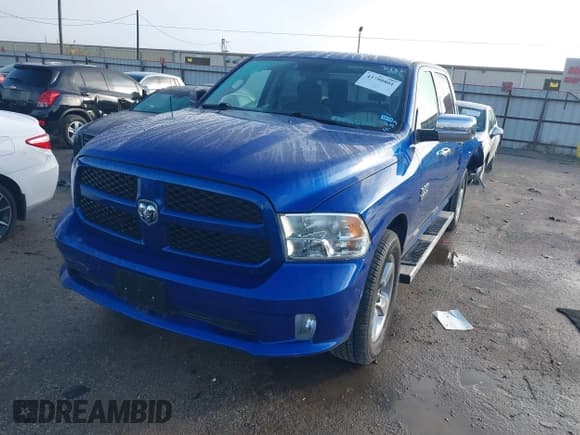 ✅ 2018 Ram 1500 Express • VIN: 1C6RR7KG7JS323426 • Lot: 43790801. Wystawiony na IAAI z przebiegiem 129 588 mil. Bezpłatny archiwum sprzedaży aukcyjnych z USA i szczegółowy raport historii pojazdu na DreamBid. Zdjęcie 2.