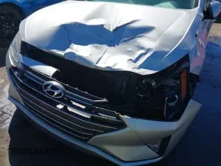 ✅ 2019 Hyundai Elantra SE • VIN: 5NPD74LF4KH449031 • Lot: 43427089. Listed on IAAI with 88,127 mi. Free auction sales archive from the USA and detailed vehicle history report at DreamBid. Image 6.