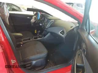 2017 Chevrolet Cruze LT z VIN 1G1BE5SM2H7153000, wystawiony jako IAAI lot #42792431 z przebiegiem 34 011 mil mil oraz . Historia ofert i sprzedaży dostępna na DreamBid. Obrazek 5.