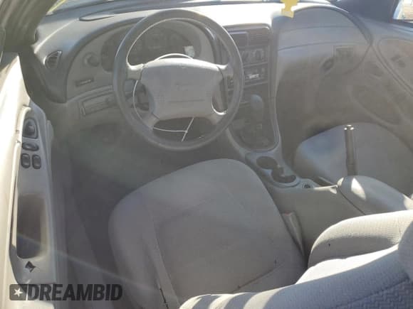 ✅ 2000 Ford Mustang • VIN: 1FAFP4046YF231791 • Lot: 91700485. Wystawiony na Copart z przebiegiem 284 142 mil. Bezpłatny archiwum sprzedaży aukcyjnych z USA i szczegółowy raport historii pojazdu na DreamBid. Zdjęcie 8.