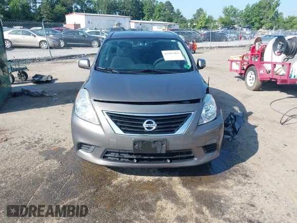 ✅ 2013 Nissan Versa S Plus • VIN: 3N1CN7AP8DL852840 • Lot: 42587405. Wystawiony na IAAI z przebiegiem 190 633 mil. Bezpłatny archiwum sprzedaży aukcyjnych z USA i szczegółowy raport historii pojazdu na DreamBid. Zdjęcie 12.
