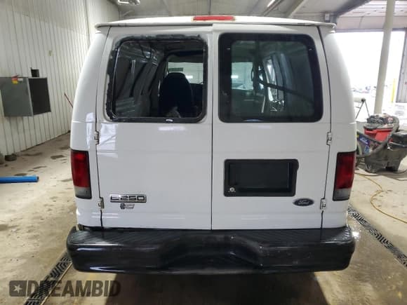 ✅ 2007 Ford Econoline Cargo Commercial • VIN: 1FTNE24LX7DA39592 • Lot: 43045895. Listed on Copart with 133,537 mi. Free auction sales archive from the USA and detailed vehicle history report at DreamBid. Image 6.