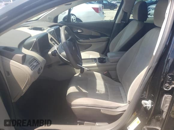 ✅ 2013 Chevrolet Volt • VIN: 1G1RE6E42DU110627 • Lot: 70928664. Wystawiony na Copart z przebiegiem 129 408 mil. Bezpłatny archiwum sprzedaży aukcyjnych z USA i szczegółowy raport historii pojazdu na DreamBid. Zdjęcie 7.