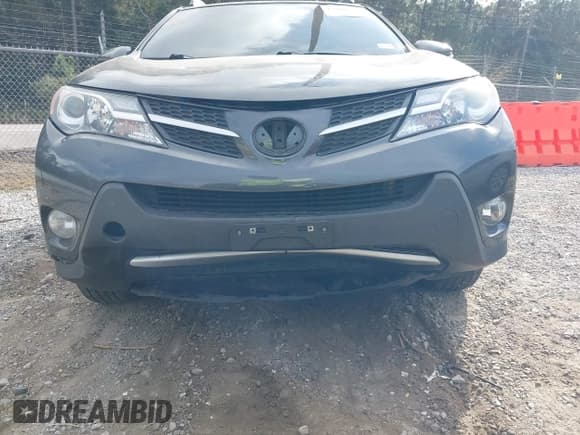 ✅ 2013 Toyota RAV4 XLE • VIN: 2T3WFREV4DW010811 • Lot: 43766574. Listed on IAAI with 228,115 mi. Free auction sales archive from the USA and detailed vehicle history report at DreamBid. Image 6.