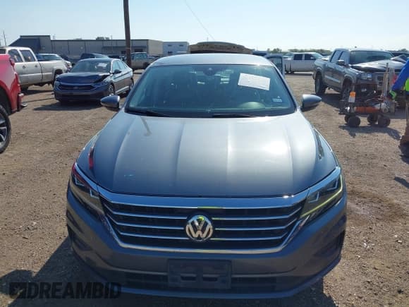 ✅ 2020 Volkswagen Passat SE • VIN: 1VWSA7A31LC023150 • Lot: 43166246. Listed on IAAI with 95,628 mi. Free auction sales archive from the USA and detailed vehicle history report at DreamBid. Image 12.