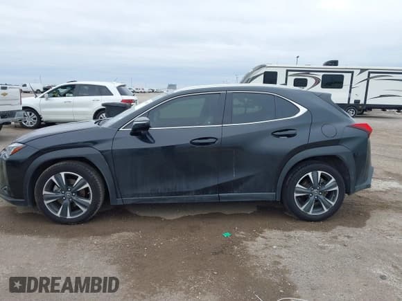 ✅ 2019 Lexus UX 200 • VIN: JTHY3JBH8K2013667 • Lot: 41635062. Wystawiony na IAAI z przebiegiem 75 863 mil. Bezpłatny archiwum sprzedaży aukcyjnych z USA i szczegółowy raport historii pojazdu na DreamBid. Zdjęcie 14.