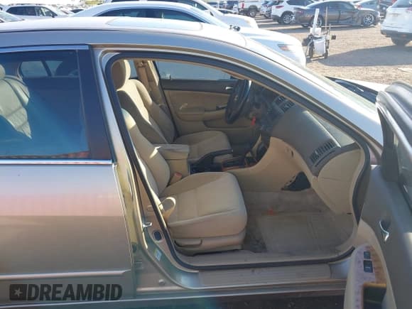 ✅ 2004 Honda Accord EX • VIN: 1HGCM66514A021335 • Lot: 43675947. Listed on IAAI with 157,076 mi. Free auction sales archive from the USA and detailed vehicle history report at DreamBid. Image 5.