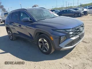 ✅ 2026 Hyundai Tucson SEL • VIN: 5NMJBCDE9TH631095 • Лот: 43640018. Опубликован ранее на IAAI с пробегом 1 097 миль. Бесплатный доступ к архиву аукционных продаж из США и подробный отчёт об истории автомобиля на DreamBid. Изображение 1.