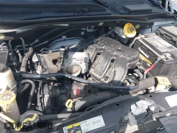 2016 Dodge Grand Caravan R/T z VIN 2C4RDGEGXGR353016, wystawiony jako IAAI lot #43271737 z przebiegiem 101 837 mil mil oraz . Historia ofert i sprzedaży dostępna na DreamBid. Obrazek 6.