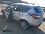 ✅ 2018 Ford Escape S • VIN: 1FMCU0F77JUA17972 • Lot: 43285177. Wystawiony na IAAI z przebiegiem 131 379 mil. Bezpłatny archiwum sprzedaży aukcyjnych z USA i szczegółowy raport historii pojazdu na DreamBid. Zdjęcie 3.
