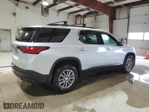 ✅ 2022 Chevrolet Traverse LT Cloth • VIN: 1GNEVMKW6NJ139137 • Lot: 53970395. Wystawiony na Copart z przebiegiem 113 981 mil. Bezpłatny archiwum sprzedaży aukcyjnych z USA i szczegółowy raport historii pojazdu na DreamBid. Zdjęcie 3.