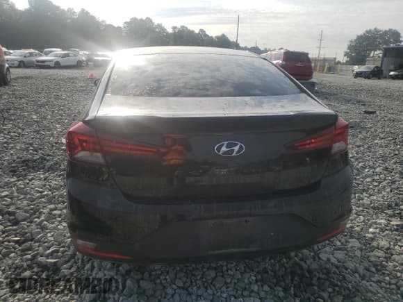 ✅ 2019 Hyundai Elantra SE • VIN: 5NPD74LF7KH497929 • Lot: 60826775. Listed on Copart with 138,911 mi. Free auction sales archive from the USA and detailed vehicle history report at DreamBid. Image 6.