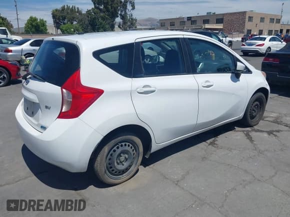 ✅ 2015 Nissan Note S • VIN: 3N1CE2CP4FL395012 • Лот: 42672375. Опубликован ранее на IAAI с пробегом 279 570 миль. Бесплатный доступ к архиву аукционных продаж из США и подробный отчёт об истории автомобиля на DreamBid. Изображение 4.