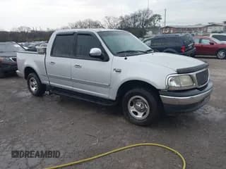 ✅ 2002 Ford F-150 XLT • VIN: 1FTRW07L52KB36296 • Лот: 43655860. Опубликован ранее на IAAI с пробегом 262 218 миль. Бесплатный доступ к архиву аукционных продаж из США и подробный отчёт об истории автомобиля на DreamBid. Изображение 1.