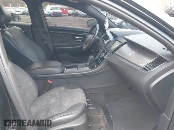 ✅ 2015 Ford Taurus SHO • VIN: 1FAHP2KT1FG111017 • Lot: 43602338. Wystawiony na IAAI z przebiegiem 155 726 mil. Bezpłatny archiwum sprzedaży aukcyjnych z USA i szczegółowy raport historii pojazdu na DreamBid. Zdjęcie 5.