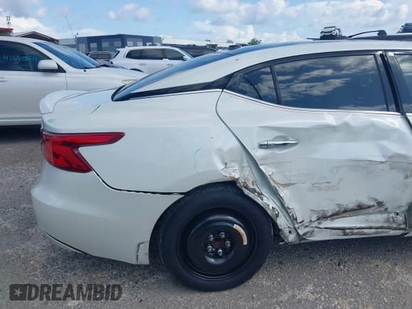 ✅ 2017 Nissan Maxima S • VIN: 1N4AA6APXHC373322 • Lot: 42660055. Listed on IAAI with 47,147 mi. Free auction sales archive from the USA and detailed vehicle history report at DreamBid. Image 6.