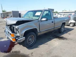 ✅ 2000 Chevrolet Silverado 2500 • VIN: 1GCGC24RXYR197177 • Lot: 42565705. Wystawiony na IAAI z przebiegiem 161 220 mil. Bezpłatny archiwum sprzedaży aukcyjnych z USA i szczegółowy raport historii pojazdu na DreamBid. Zdjęcie 2.