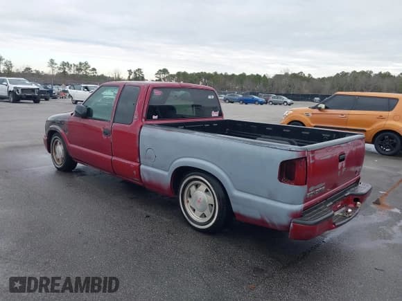 ✅ 2003 GMC Sonoma SLS • VIN: 1GTCS19X838142020 • Lot: 41297220. Wystawiony na IAAI z przebiegiem 378 855 mil. Bezpłatny archiwum sprzedaży aukcyjnych z USA i szczegółowy raport historii pojazdu na DreamBid. Zdjęcie 3.