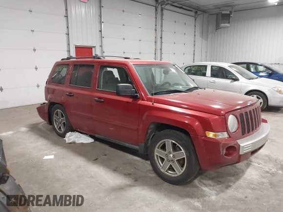 ✅ 2007 Jeep Patriot Limited • VIN: 1J8FT48W97D398743 • Lot: 41252768. Listed on IAAI with 156,947 mi. Free auction sales archive from the USA and detailed vehicle history report at DreamBid. Image 1.