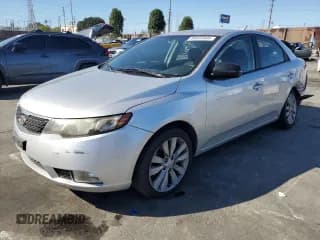 ✅ 2011 Kia Forte SX • VIN: KNAFW4A39B5405592 • Lot: 89659995. Wystawiony na Copart z przebiegiem 260 686 mil. Bezpłatny archiwum sprzedaży aukcyjnych z USA i szczegółowy raport historii pojazdu na DreamBid. Zdjęcie 1.