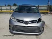 ✅ 2018 Toyota Sienna XLE Auto Access Seat • VIN: 5TDYZ3DC5JS957432 • Lot: 68093765. Wystawiony na Copart z przebiegiem 83 762 mil. Bezpłatny archiwum sprzedaży aukcyjnych z USA i szczegółowy raport historii pojazdu na DreamBid. Zdjęcie 5.