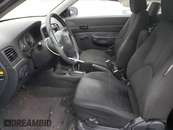 ✅ 2010 Hyundai Accent GS • VIN: KMHCM3AC6AU168114 • Лот: 90585355. Опубликован ранее на Copart с пробегом 117 494 миль. Бесплатный доступ к архиву аукционных продаж из США и подробный отчёт об истории автомобиля на DreamBid. Изображение 7.