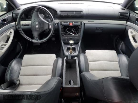 ✅ 2000 Audi S4 • VIN: WAUDD68D5YA126521 • Лот: 53467815. Опубликован ранее на Copart с пробегом 138 629 миль. Бесплатный доступ к архиву аукционных продаж из США и подробный отчёт об истории автомобиля на DreamBid. Изображение 8.