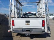 ✅ 2019 Chevrolet Silverado 2500HD Work Truck • VIN: 2GC2CREG1K1124277 • Лот: 43163771. Опубликован ранее на IAAI с пробегом 244 988 миль. Бесплатный доступ к архиву аукционных продаж из США и подробный отчёт об истории автомобиля на DreamBid. Изображение 16.