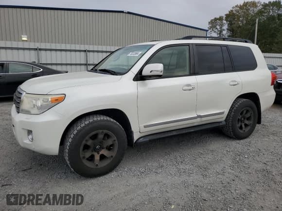 ✅ 2013 Toyota Land Cruiser • VIN: JTMHY7AJ7D4015847 • Lot: 78233964. Listed on Copart with 157,298 mi. Free auction sales archive from the USA and detailed vehicle history report at DreamBid. Image 1.