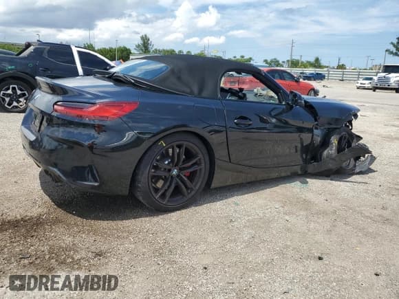 ✅ 2022 BMW Z4 sDrive30i • VIN: WBAHF3C03NWX71343 • Lot: 58735283. Wystawiony na Copart z przebiegiem 1 987 mil. Bezpłatny archiwum sprzedaży aukcyjnych z USA i szczegółowy raport historii pojazdu na DreamBid. Zdjęcie 3.