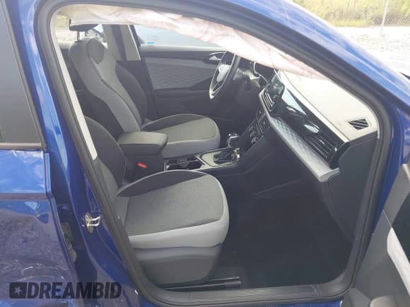 ✅ 2024 Volkswagen Taos S • VIN: 3VV5X7B28RM115949 • Лот: 43096646. Опубликован ранее на IAAI с пробегом 17 202 миль. Бесплатный доступ к архиву аукционных продаж из США и подробный отчёт об истории автомобиля на DreamBid. Изображение 5.