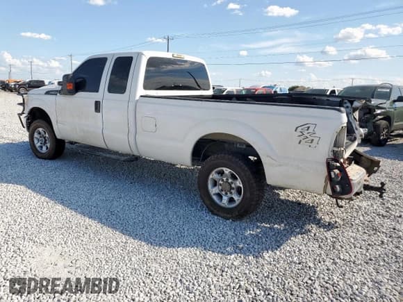 ✅ 2015 Ford F-250 XLT • VIN: 1FT7X2B69FEB93591 • Lot: 65528585. Wystawiony na Copart z przebiegiem 123 908 mil. Bezpłatny archiwum sprzedaży aukcyjnych z USA i szczegółowy raport historii pojazdu na DreamBid. Zdjęcie 2.