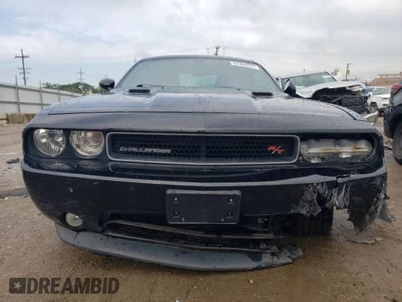 2013 Dodge Challenger R/T Plus z VIN 2C3CDYBT2DH558798, wystawiony jako Copart lot #62364224 z przebiegiem 70 116 mil mil oraz Szkoda całkowita • Salvage title. Historia ofert i sprzedaży dostępna na DreamBid. Obrazek 5.