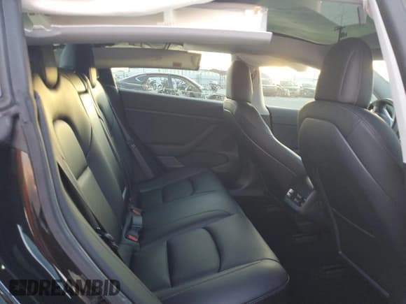 ✅ 2021 Tesla Model 3 Long Range • VIN: 5YJ3E1EB8MF061067 • Lot: 92323455. Wystawiony na Copart z przebiegiem 26 683 mil. Bezpłatny archiwum sprzedaży aukcyjnych z USA i szczegółowy raport historii pojazdu na DreamBid. Zdjęcie 10.