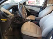 ✅ 2017 Hyundai Santa Fe 2.4L • VIN: 5XYZUDLB8HG420675 • Лот: 90927905. Опубликован ранее на Copart с пробегом 64 271 миль. Бесплатный доступ к архиву аукционных продаж из США и подробный отчёт об истории автомобиля на DreamBid. Изображение 7.