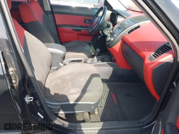 ✅ 2010 Kia Soul + • VIN: KNDJT2A25A7186618 • Lot: 42535172. Wystawiony na IAAI z przebiegiem 186 077 mil. Bezpłatny archiwum sprzedaży aukcyjnych z USA i szczegółowy raport historii pojazdu na DreamBid. Zdjęcie 5.